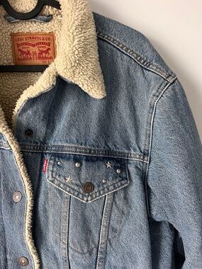 Levi's Studded Sherpa Trucker Jacket Size L - Vintage Blue